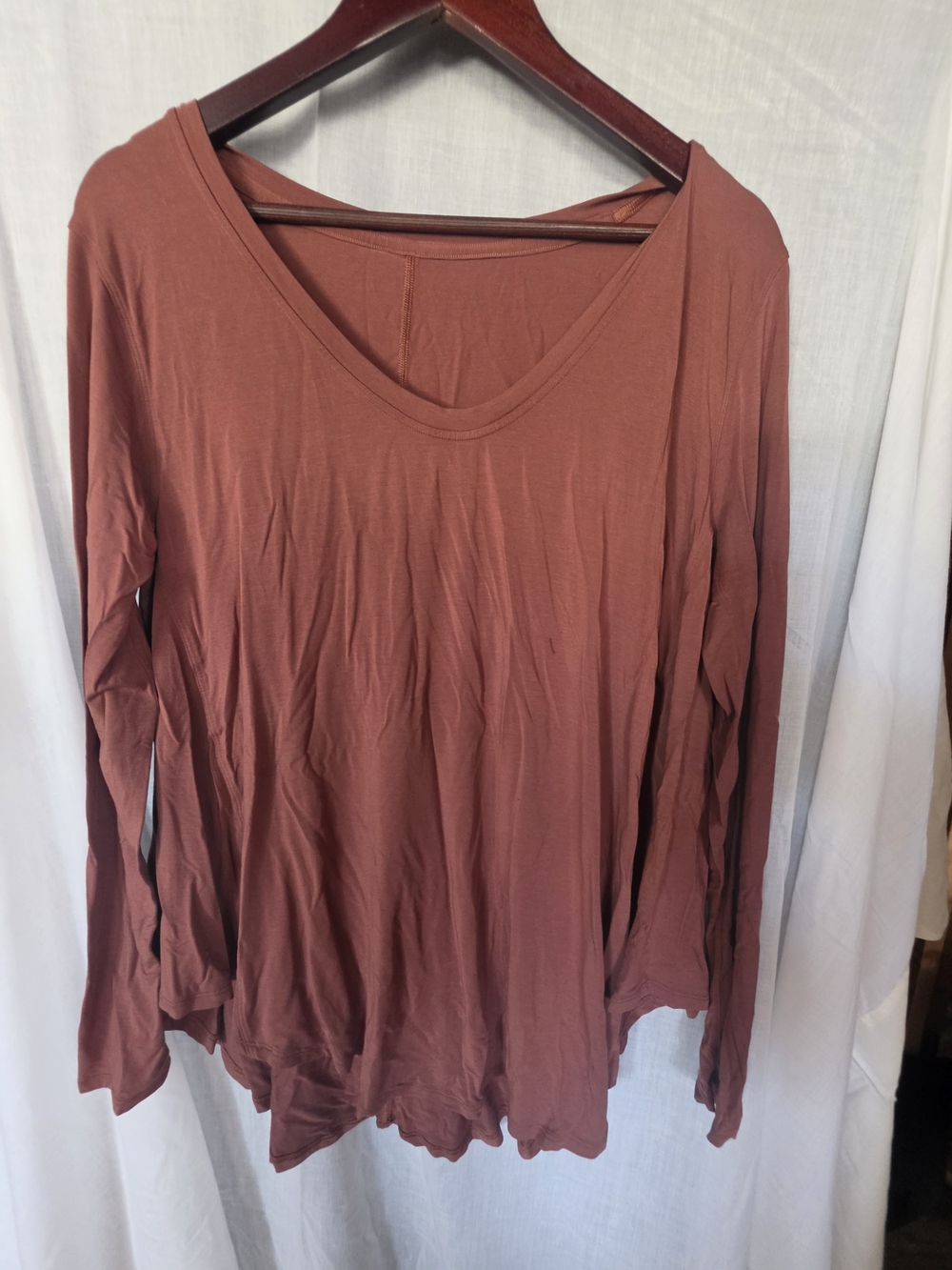 lululemon athletica Long Sleeve V-Neck Top - Rusty Brown